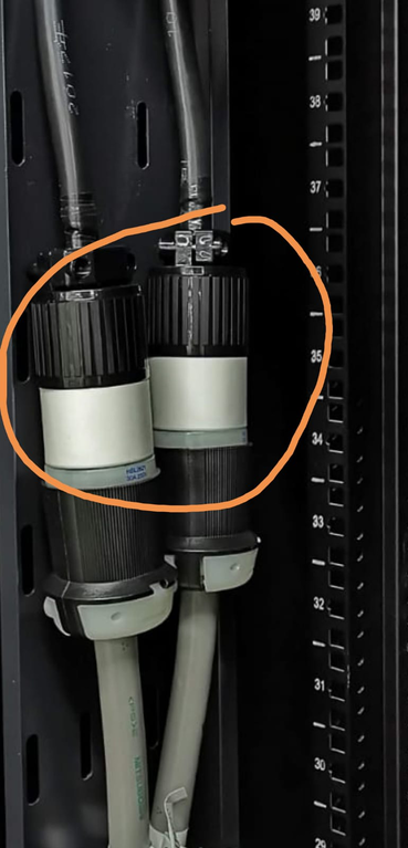OCP installation Photo Power Plug Connection Highlight